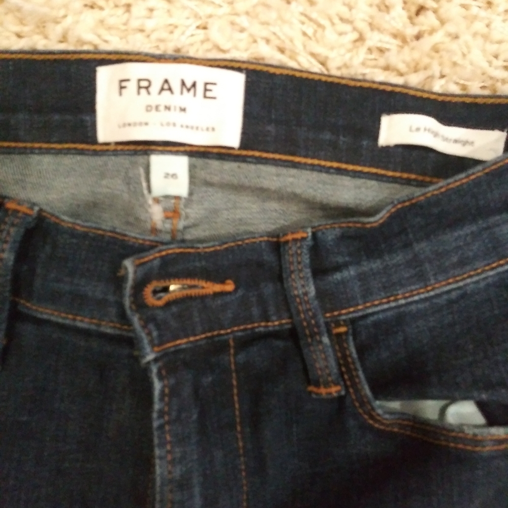 Frame le high straight